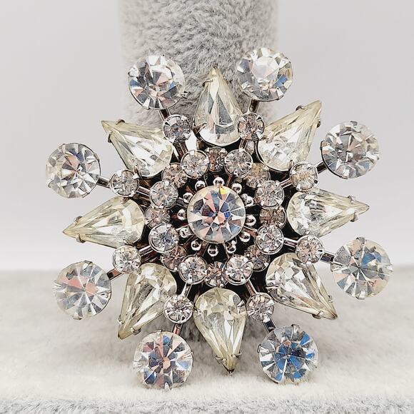 Vintage 1950s Unsigned Wedding Brooch, Riveted Three Dimensional Flower Pin - Picture 10 of 10